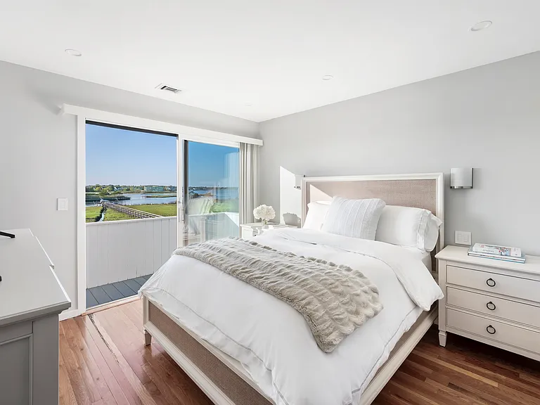 88 Dune Rd — Photo 41