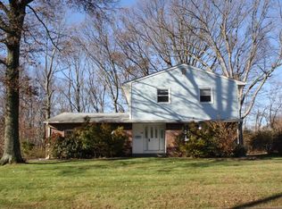 28 Echo Ridge Rd, Airmont, NY 10952