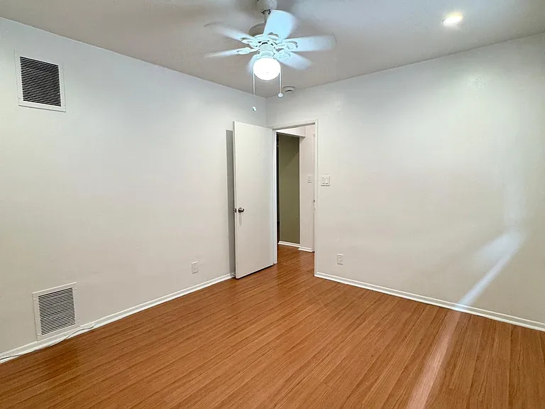 18546 Clark St — Photo 12