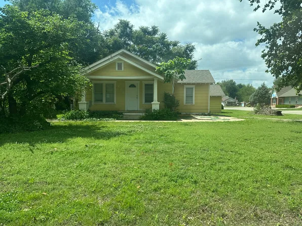 223 NE 1st St, Perkins, OK 74059
