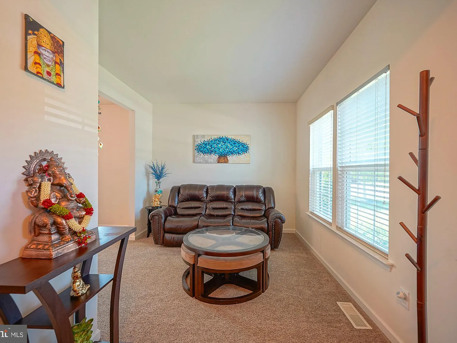 4 bed, 2.5 bath, 2698 sqft, $4,000 — Photo 4