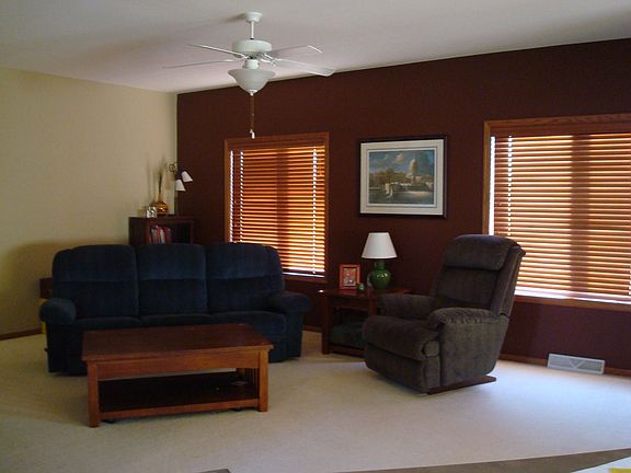 Living Room - Open Floor Plan.  Ceiling Fan.  9ft Ceilings