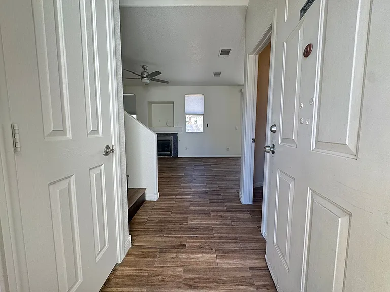 1078 Country Skies Ave — Photo 2