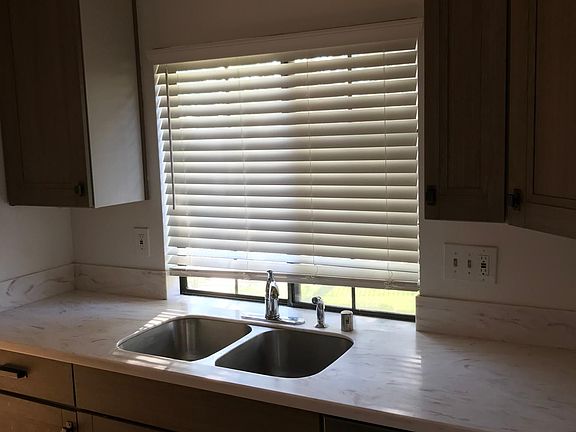 4th image of 2554 Olive Dr #300