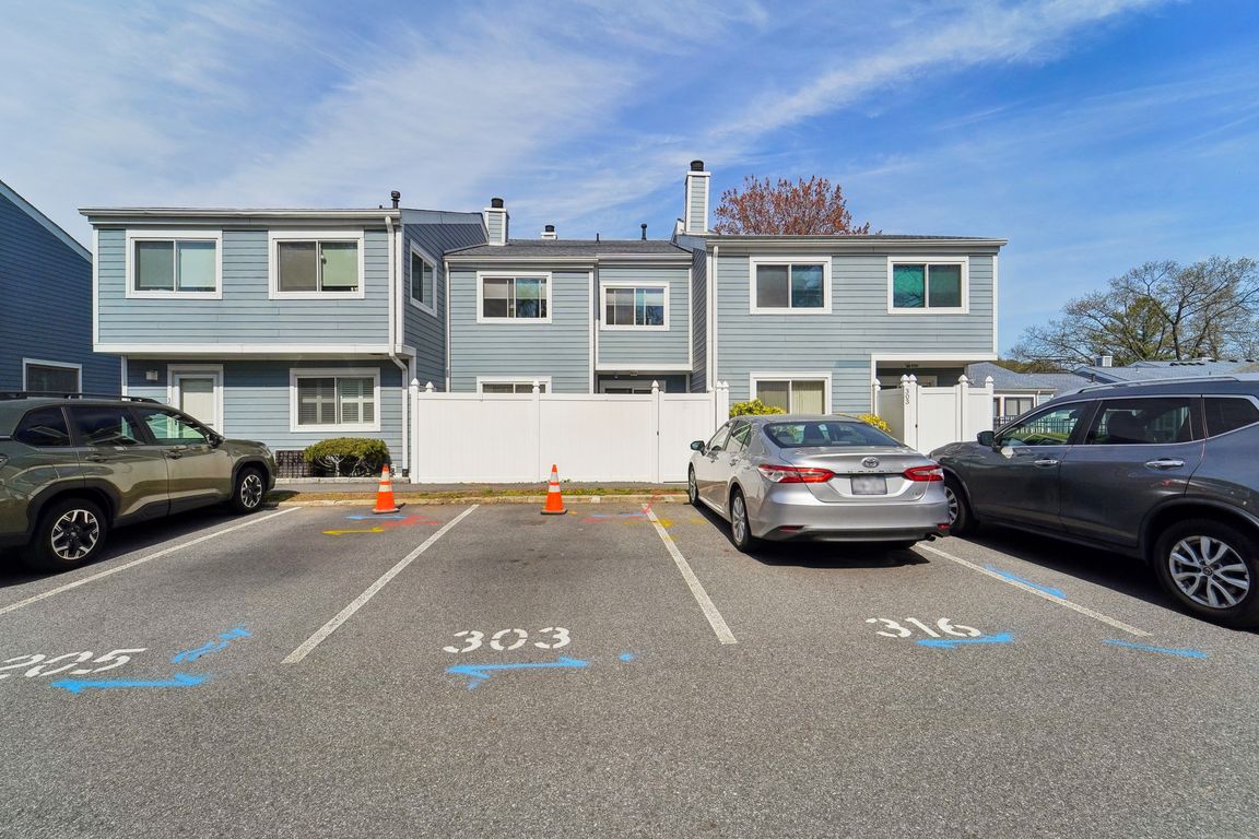 Barker St 302-001