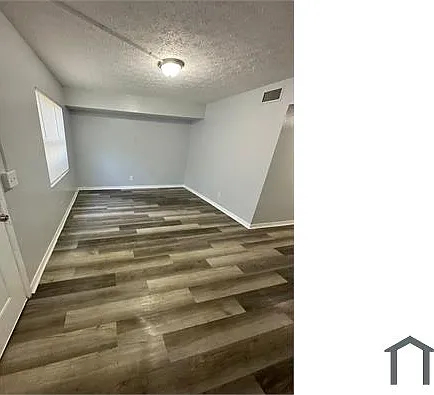 1430 W 18th St — Photo 11