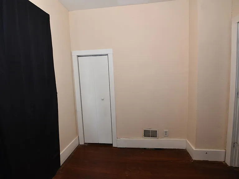 1327 Corby Blvd — Photo 11