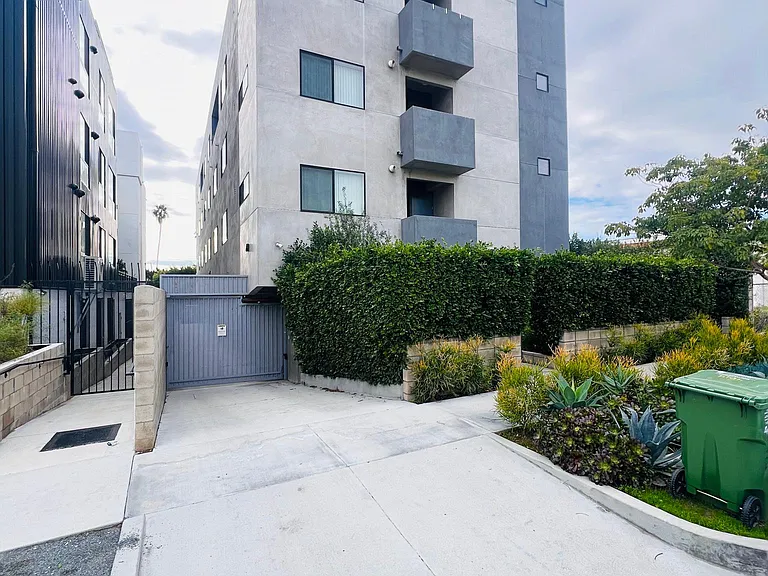 4814 Oakwood Ave #10 — Photo 16