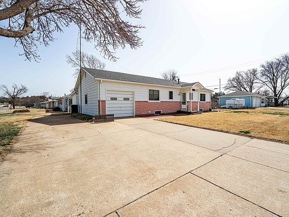 2nd image of 503 Berkshire Dr