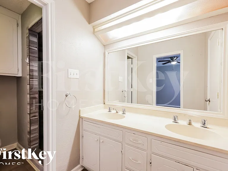 3944 Misty Meadow Dr — Photo 11