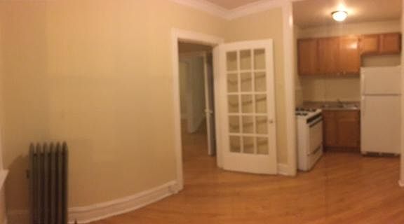 2nd image of 3121 N Hamlin Ave #Nice