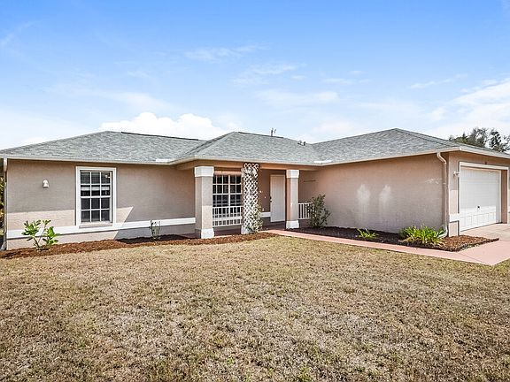 3rd image of 811 SW 14th Pl