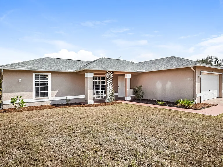 811 SW 14th Pl — Photo 3