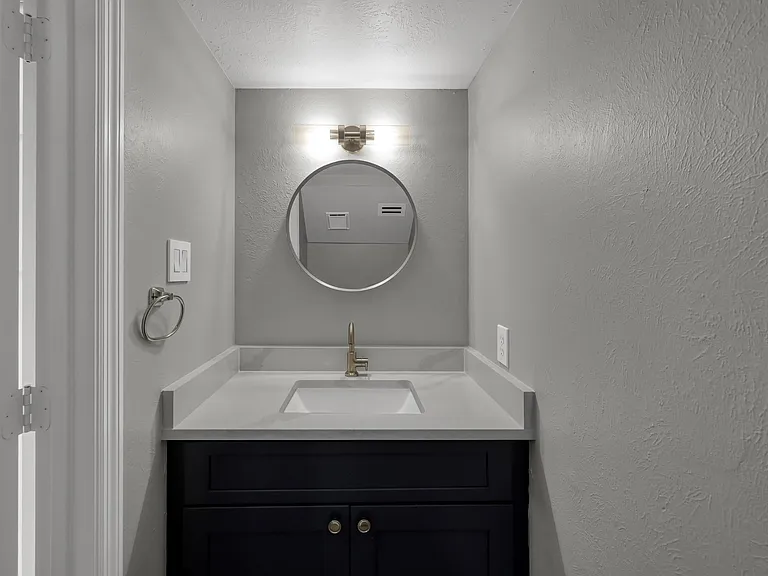 23 Alderon Woods Pl — Photo 10