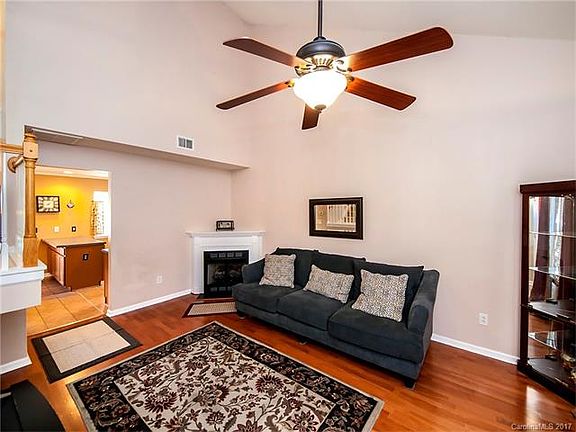 5th image of 1746 Hidden Creek Dr