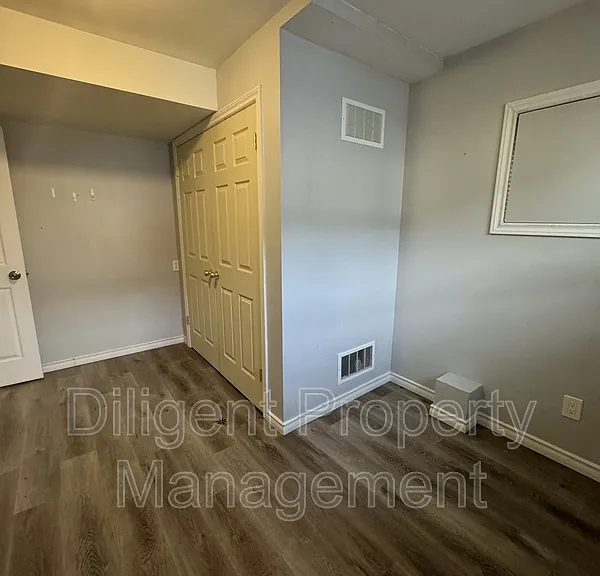 588 Howden St #6 — Photo 4
