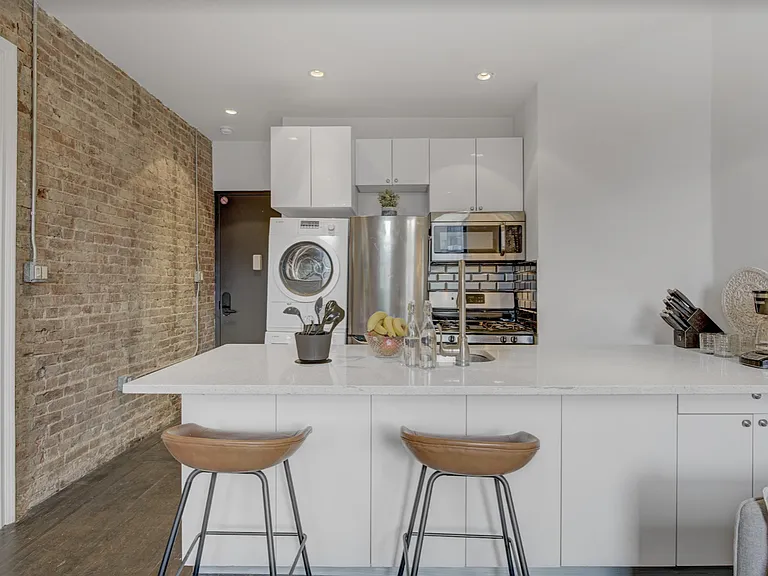 107 Greenpoint Ave #C3 — Photo 7
