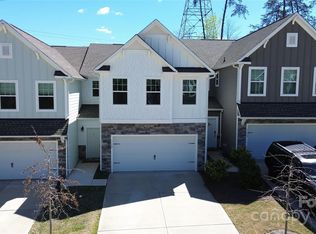 1140 Streamside Ln, York, SC 29745