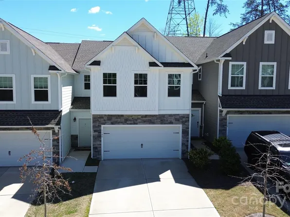 1140 Streamside Ln, York, SC 29745