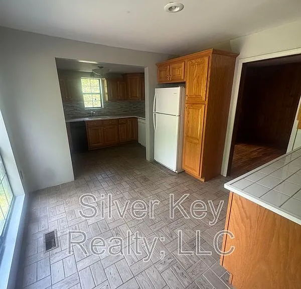 900 S Jackson St — Photo 12