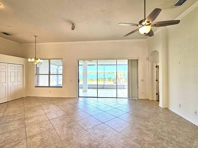 7209 Colonial Lake Dr — Photo 12
