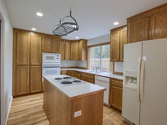 4th image of 6714 46th Avenue Ct E