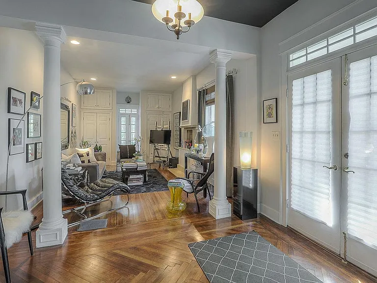 4624 Mercier St — Photo 5