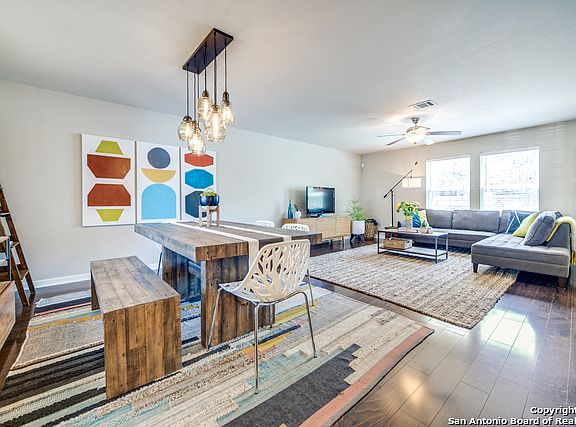 5th image of 12647 Carriage Blvd