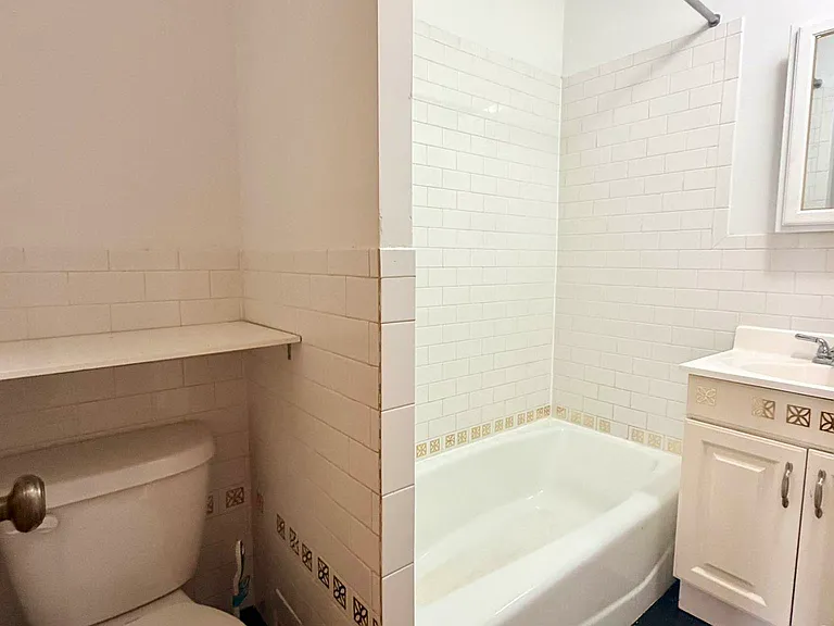 85 Clay St #4L — Photo 11