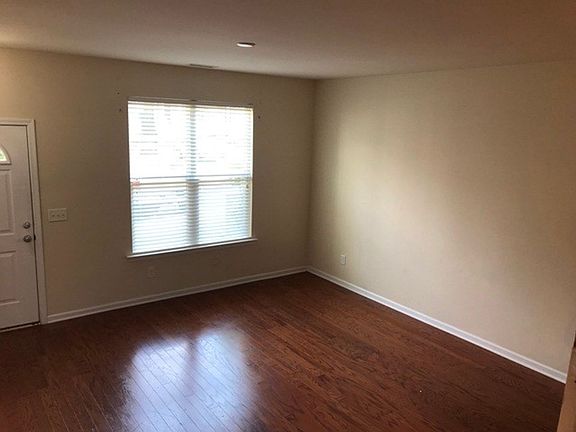 4th image of 100 Stratford Lakes Dr #271