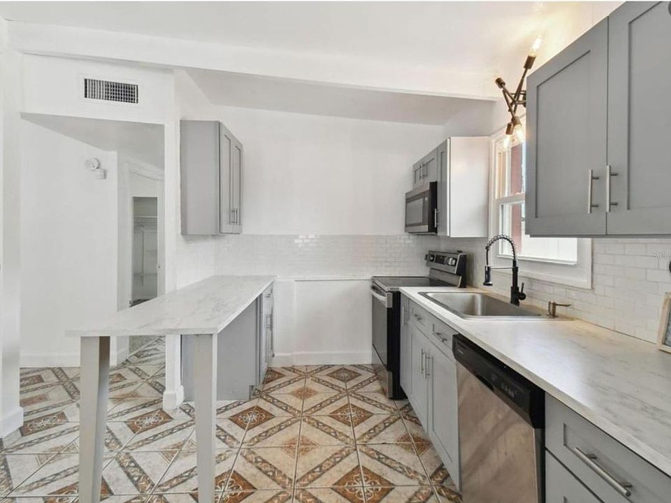 2nd image of 7704 Patrician Pl