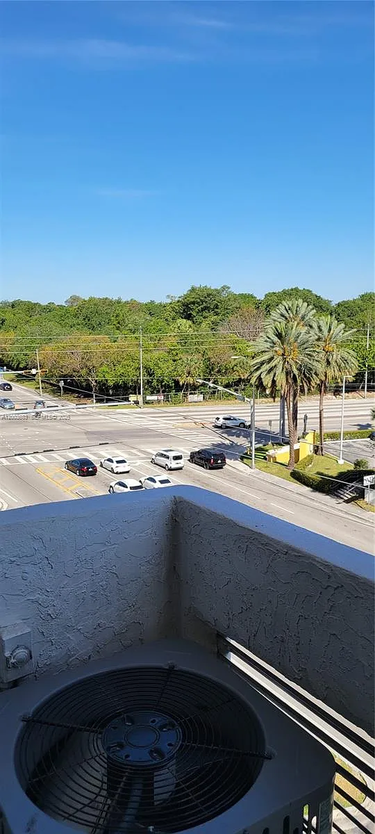 Building Photo - 13499 Biscayne Blvd #511