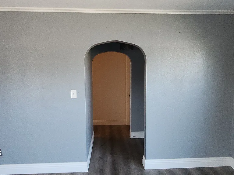 858 S Riverside Ave — Photo 5