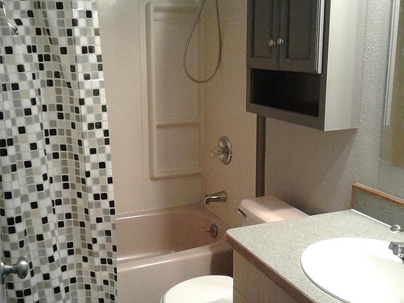 Unit 3, 2 Bathroom