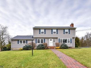369 Stony Brook Dr, Bridgewater, NJ 08807