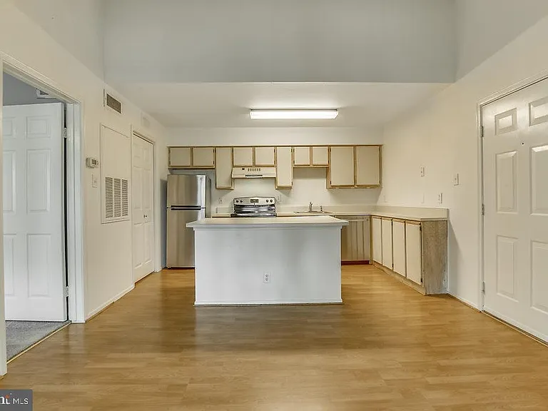 3305 Wyndham Cir #353 — Photo 6