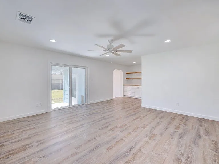 801 Salem Ln — Photo 21