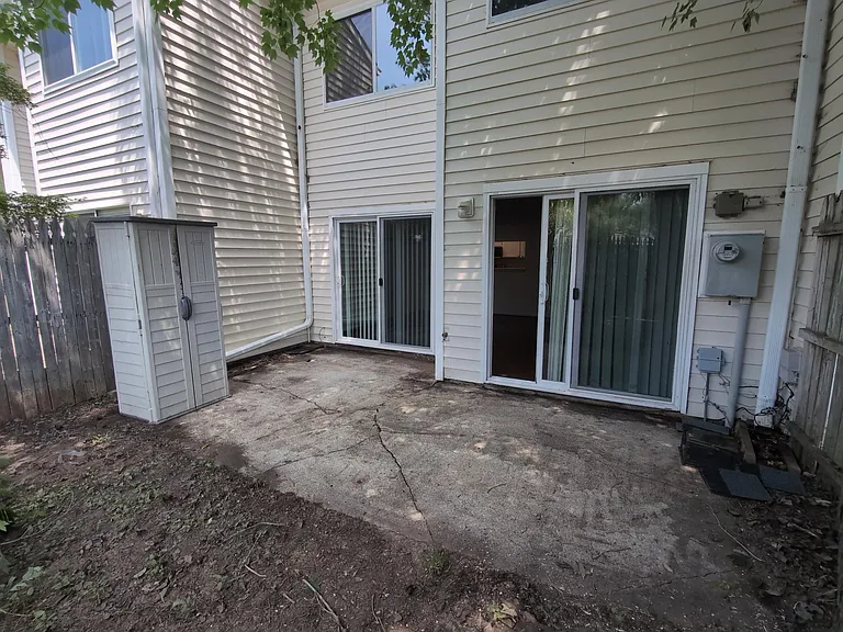 3813 Staffordshire Ln — Photo 18