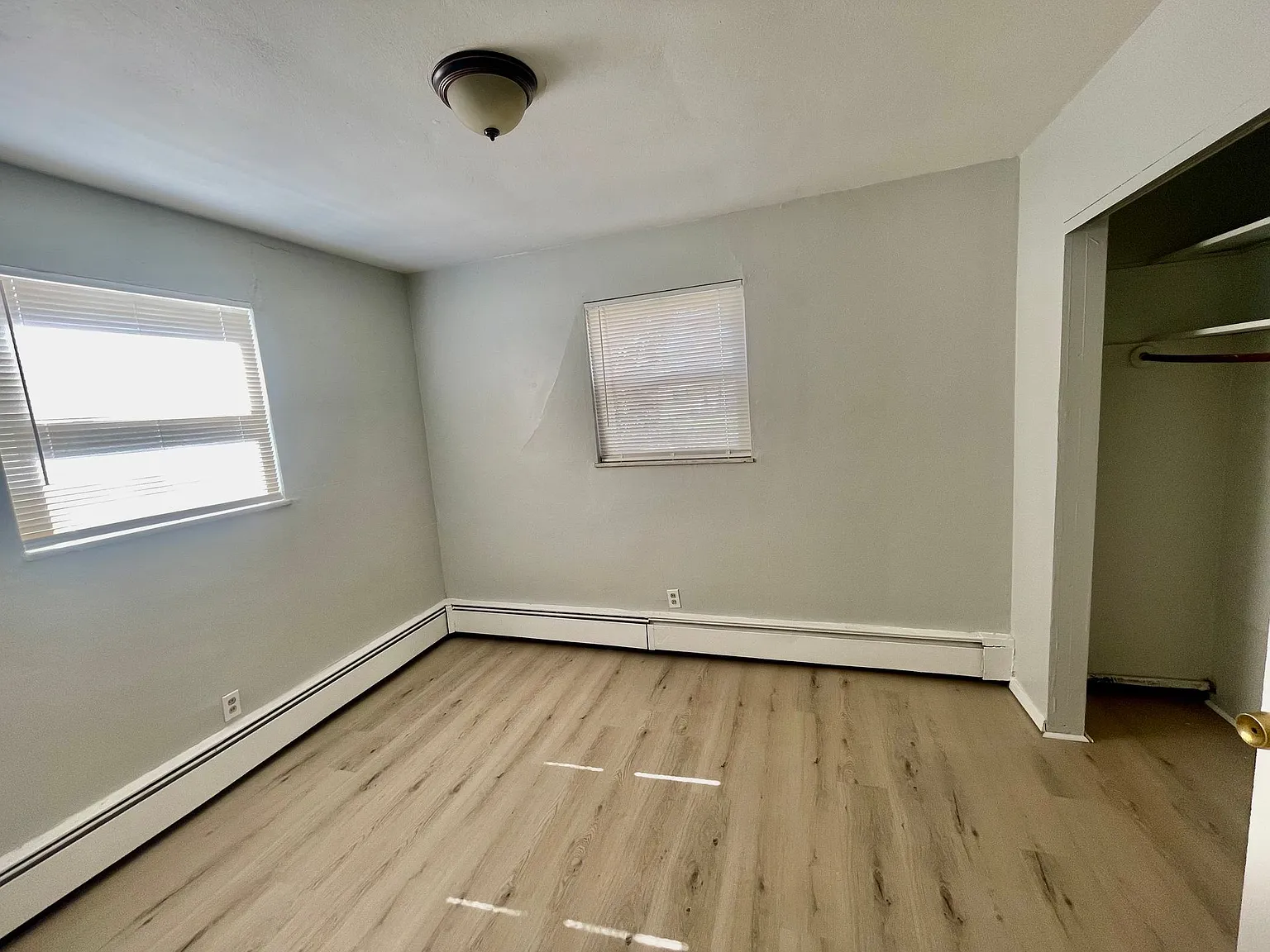 Glen Oaks Apartments — Photo 3