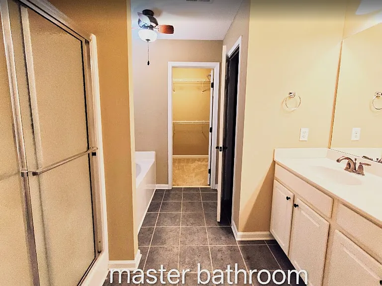 809 Redden Row — Photo 11