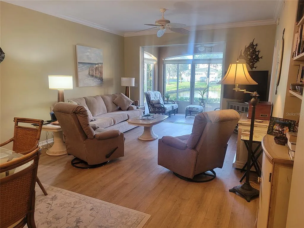2 bed, 2.0 bath, 1280 sqft, $2,000 — Photo 3
