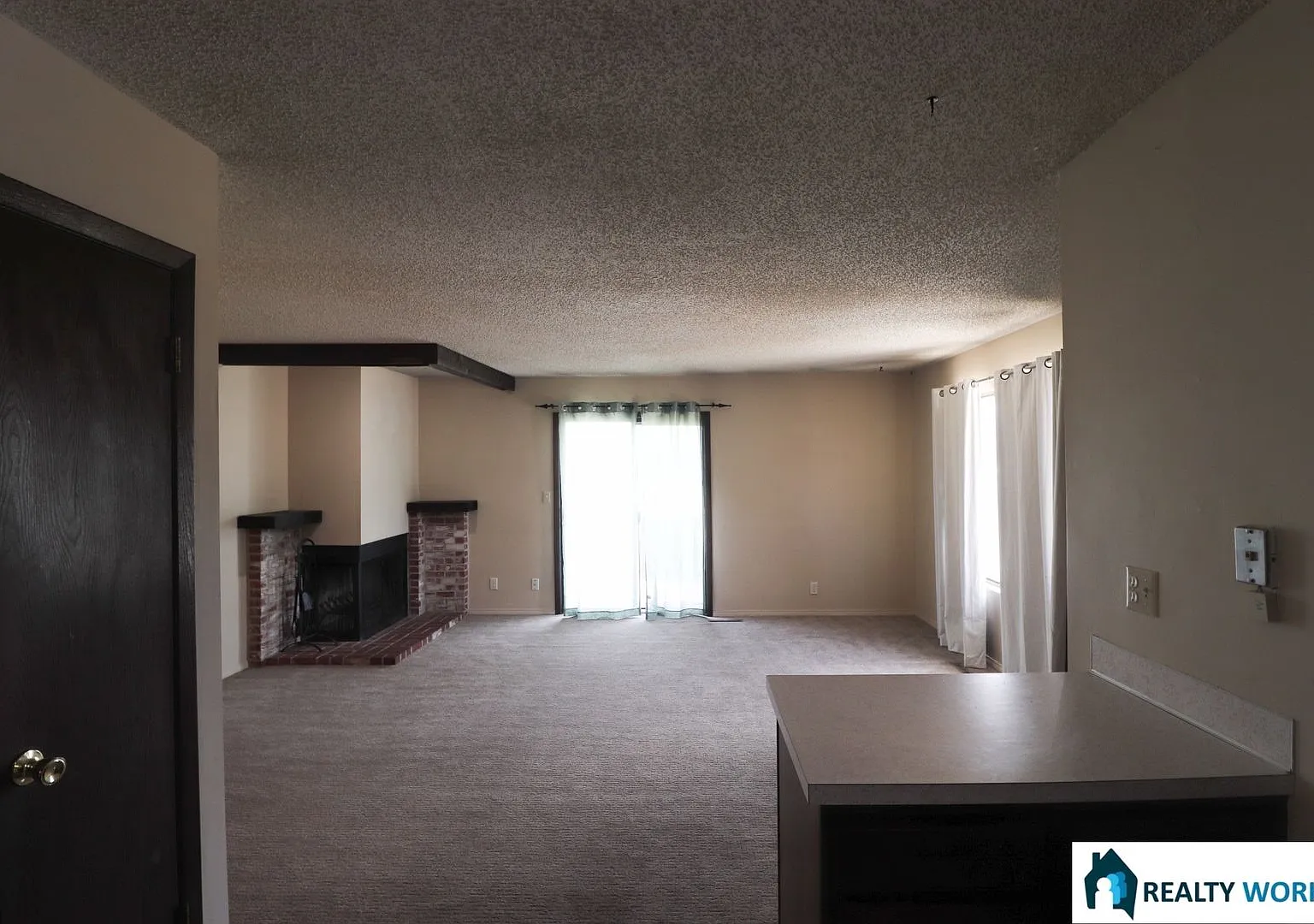 3920 Sweetbriar Lane — Photo 4