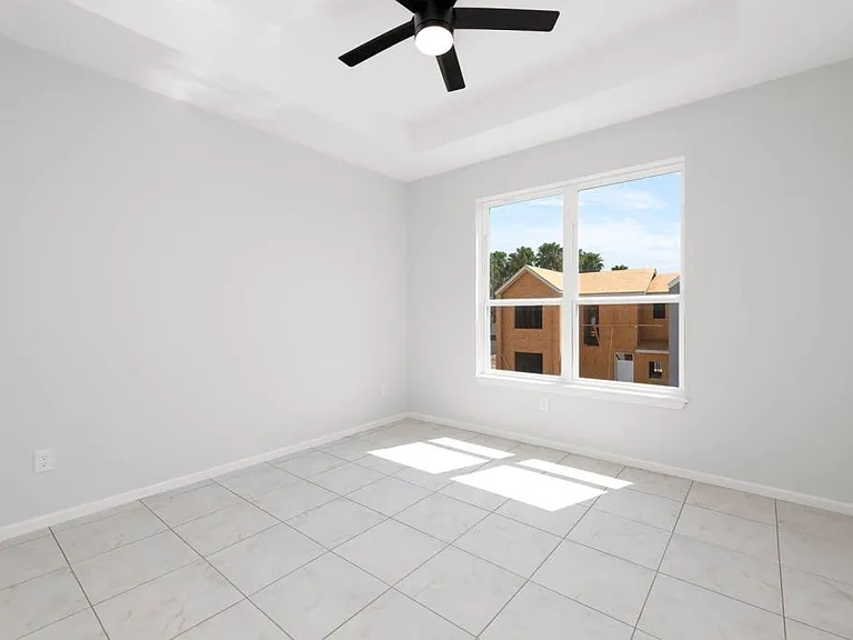 5407 N Crown Point — Photo 16