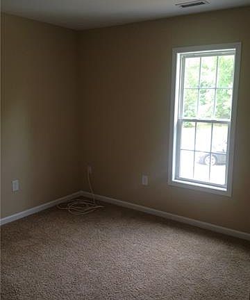 5th image of 363 Brookfield Dr