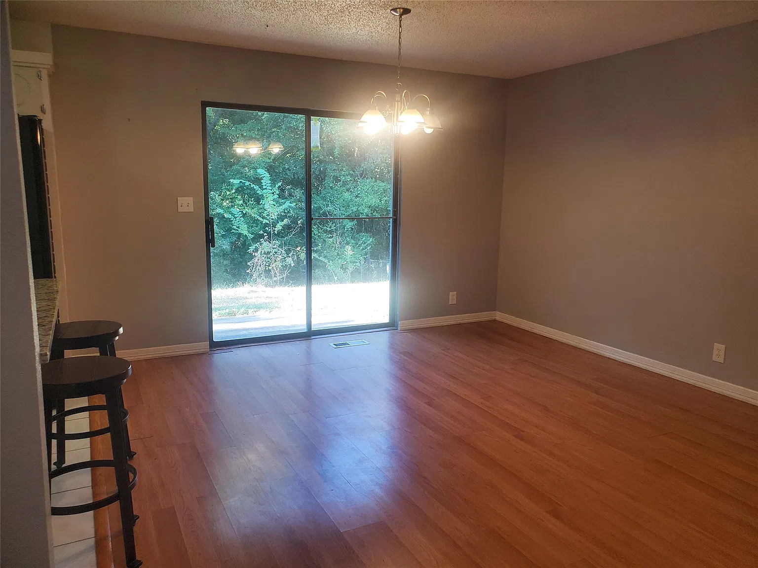 3 bed, 2.0 bath, 1459 sqft, $1,500 — Photo 4