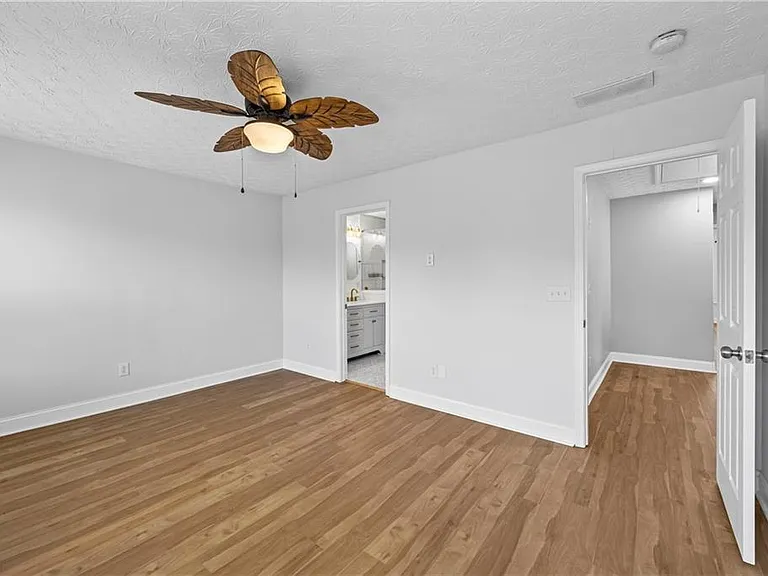 6616 Splashwater Dr — Photo 30