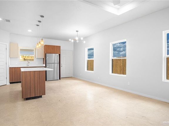4th image of 501 N Onyx Ave #3