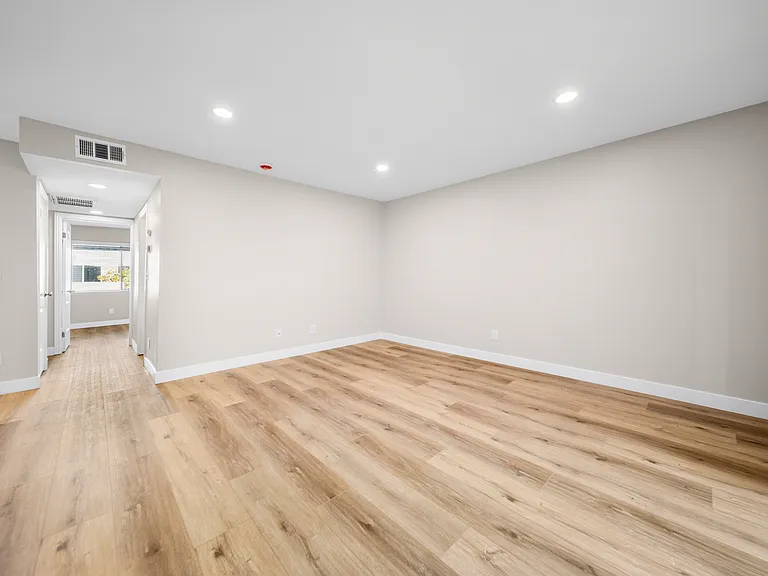 1225 Stanley Ave #203 — Photo 4