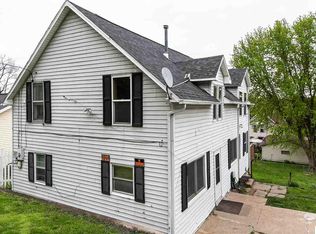 1366 Thomas Pl, Dubuque, IA 52001