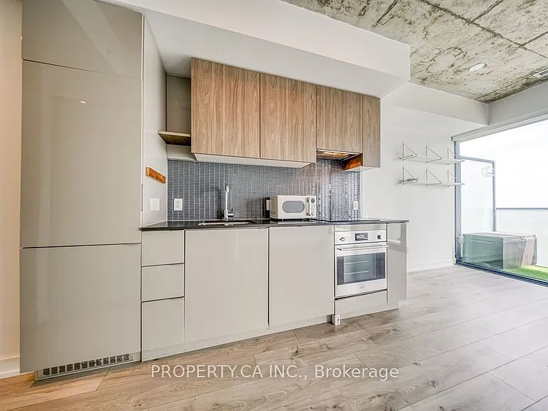 161 Roehampton Ave #3205 — Photo 8